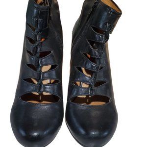 Miz Mooz Throne Ankle boots size 8.5M Gently used